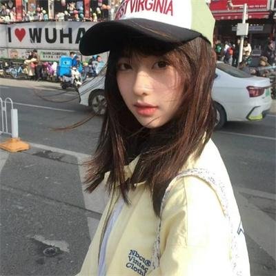 完全夏绿蒂海报